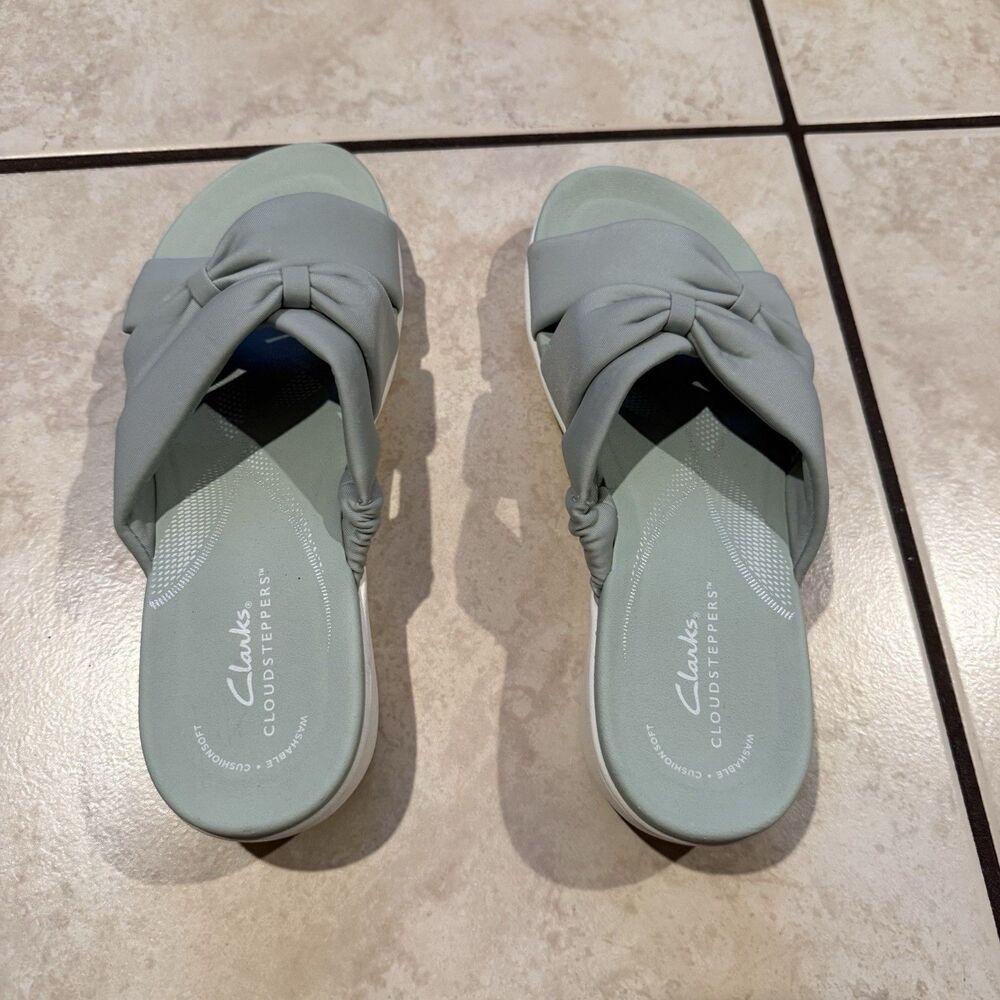 Clarks Women's Cloudsteppers Washable Thong Sandals Breeze Sage